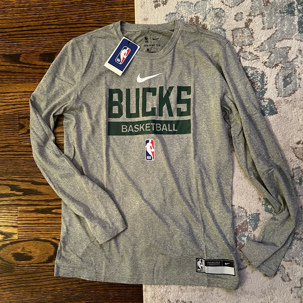 Milwaukee Bucks Nike Gray On-Court Practice Long Sleeve T-Shirt *MED* - NWT